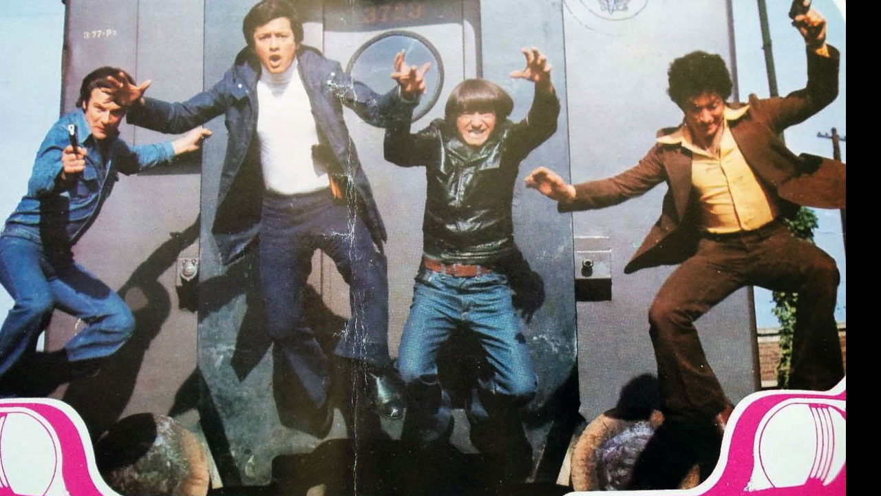 Backdrop for Brigada en acción