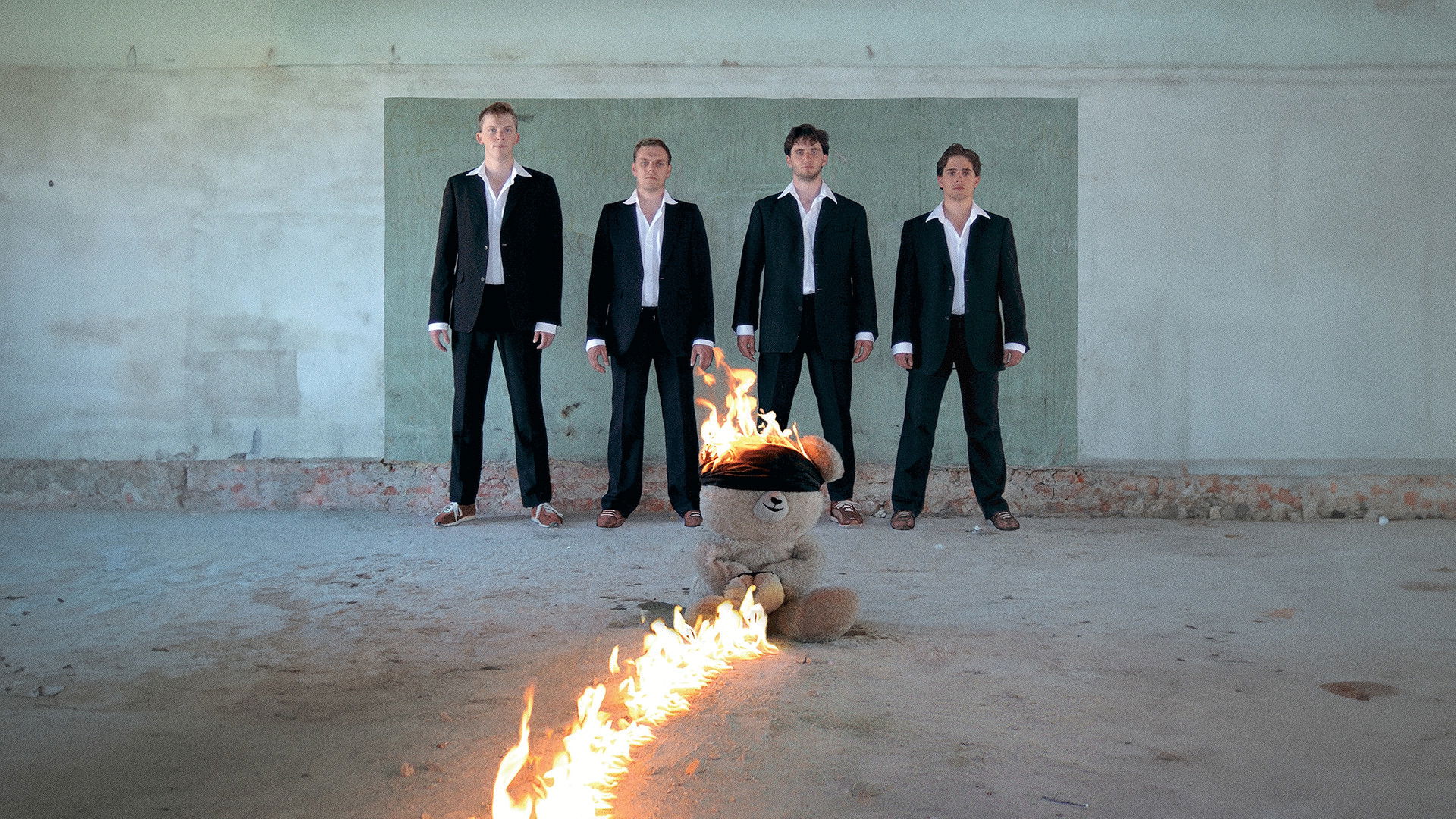 Backdrop for Neveneffecten - Zinloos Geweldig