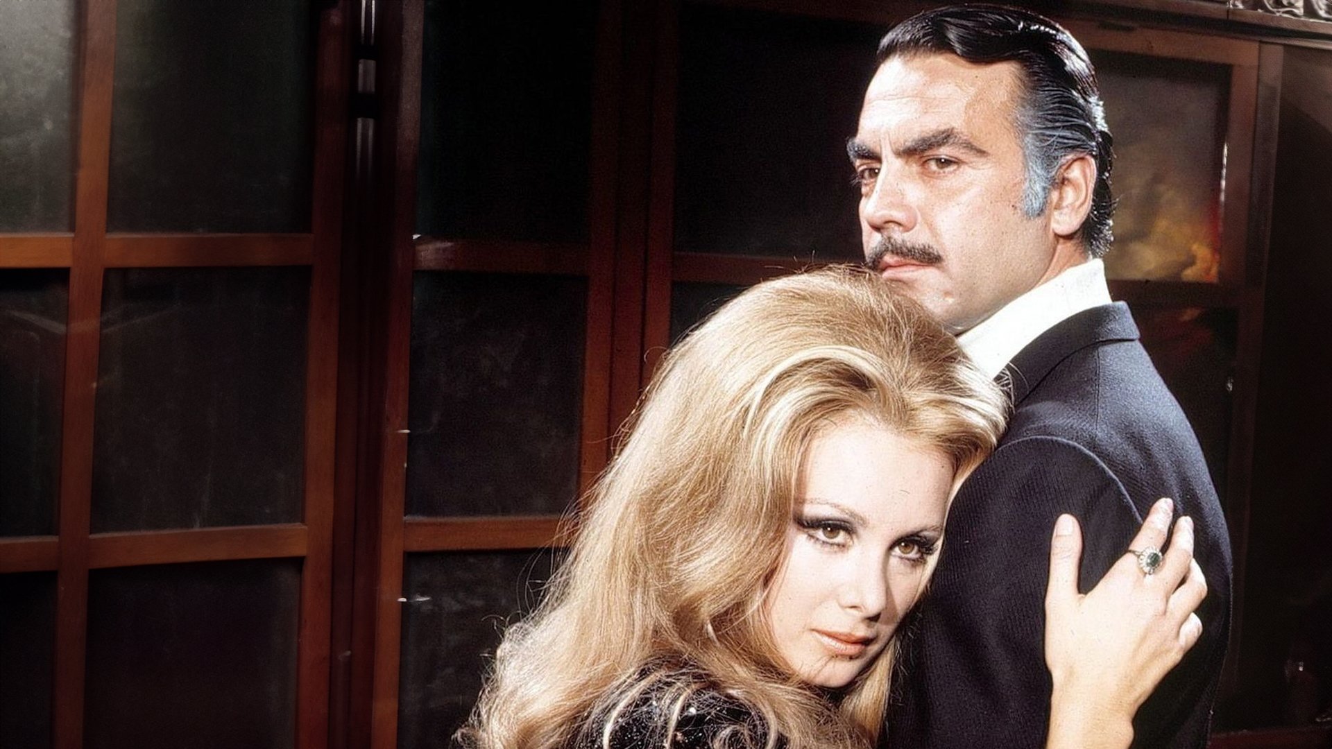 Backdrop for Karlı Dağdaki Ateş