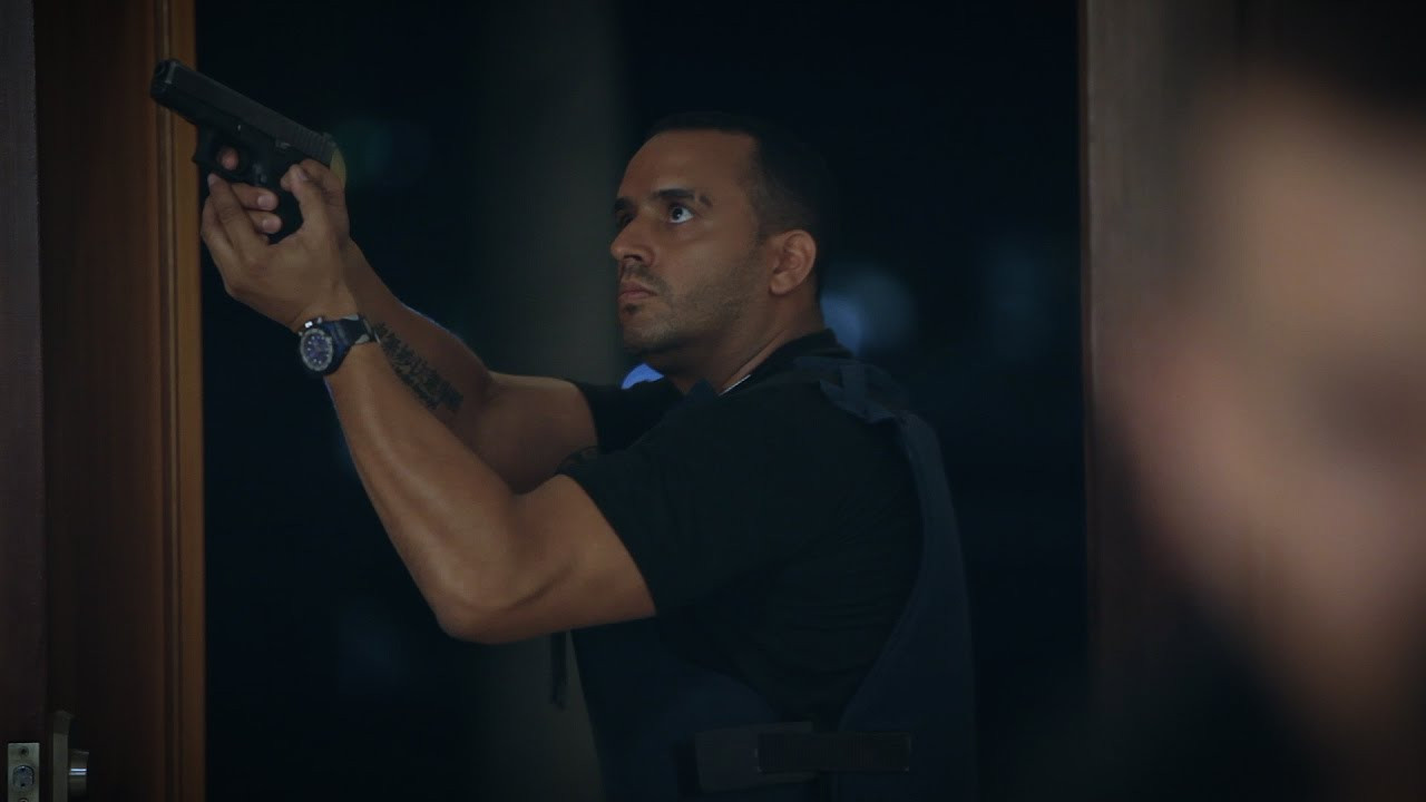 Backdrop for Cara o Sello