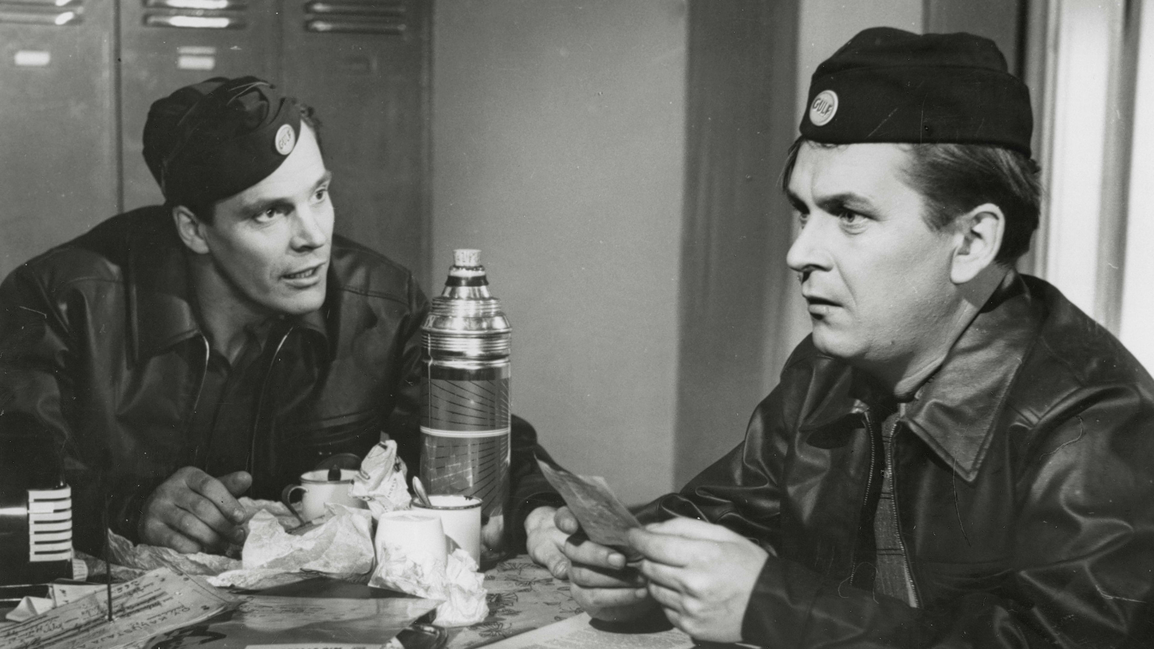 Backdrop for Älä nuolase…