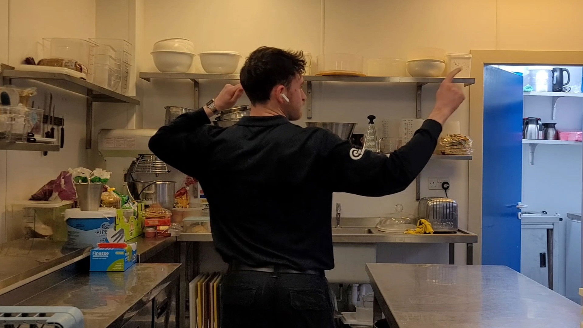 Backdrop for Curl Aberdeen Christmas Special