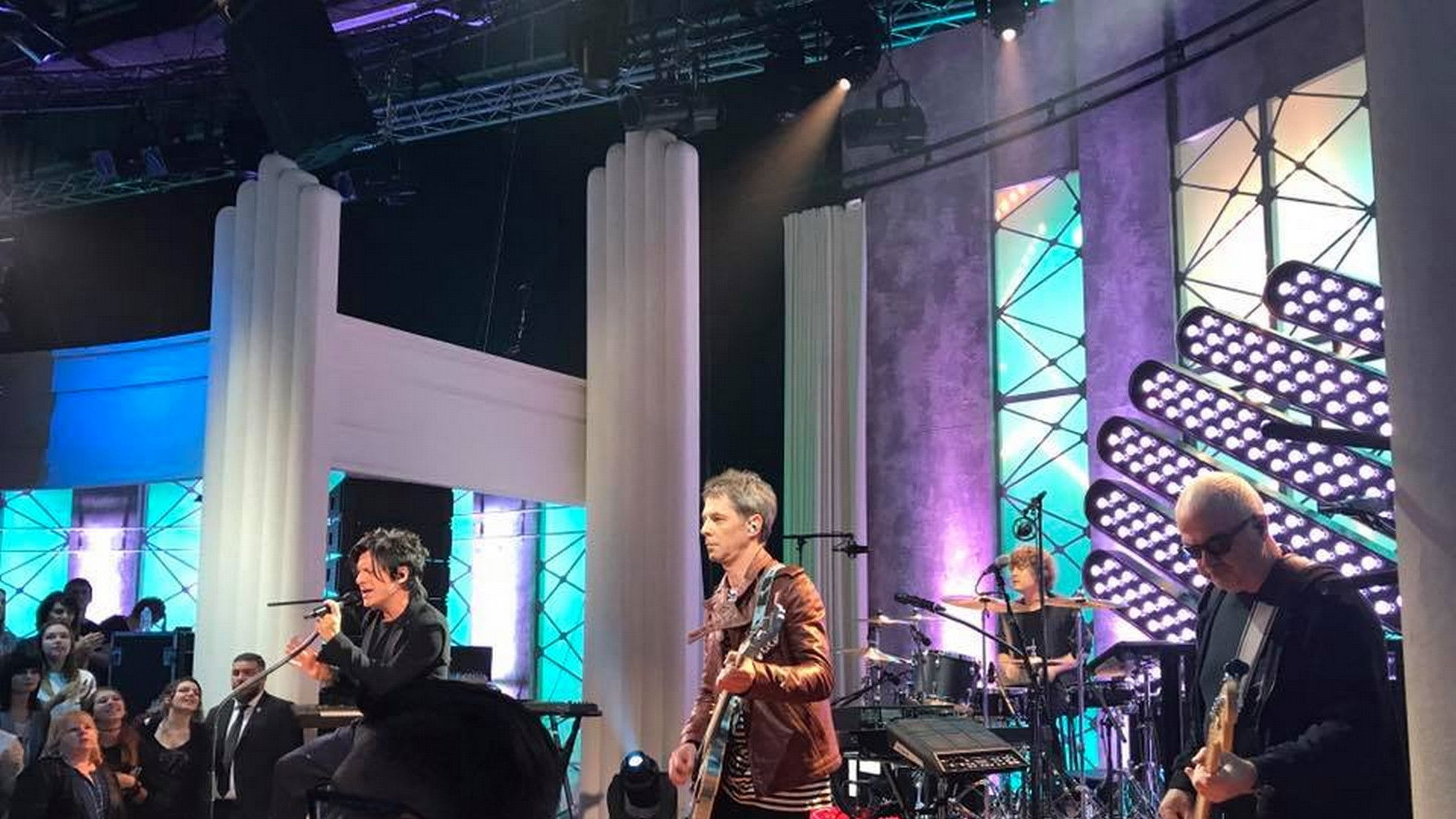 Backdrop for Indochine : Le concert privé