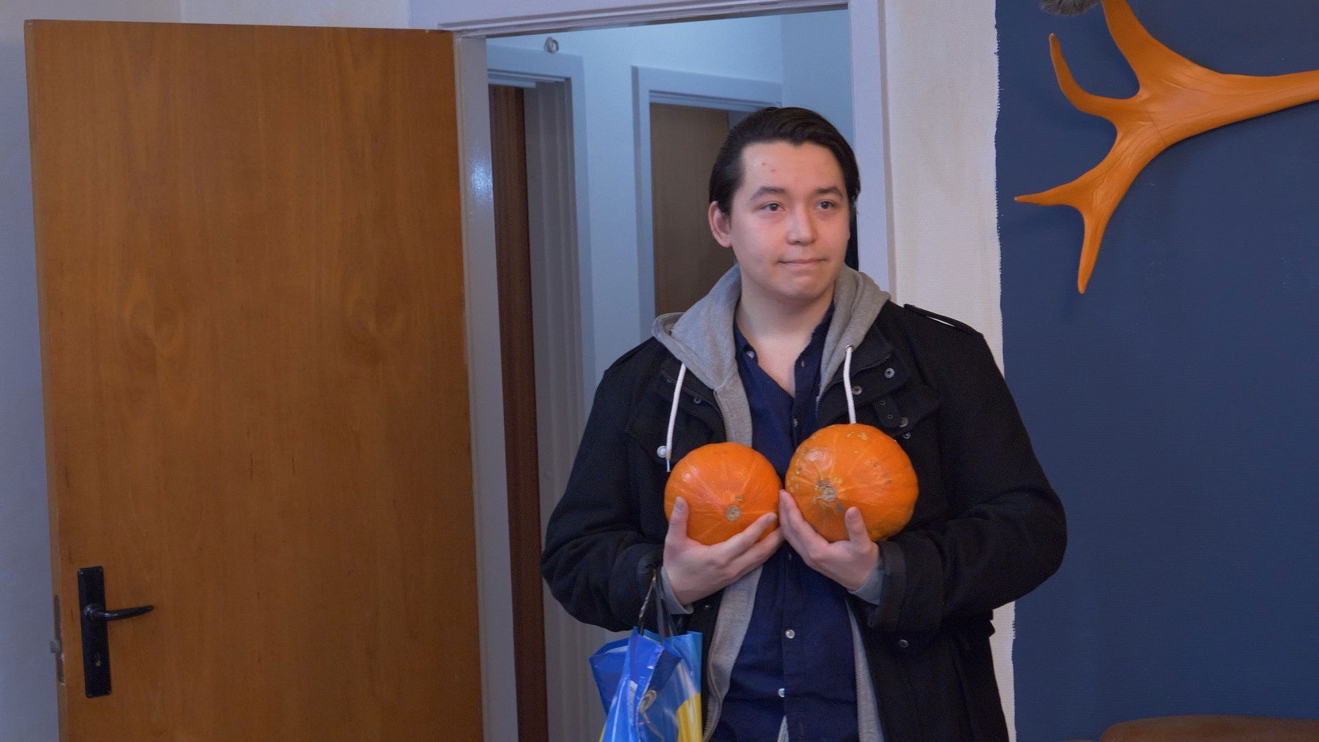 Backdrop for Ukiutoqqami Pilluaritsi