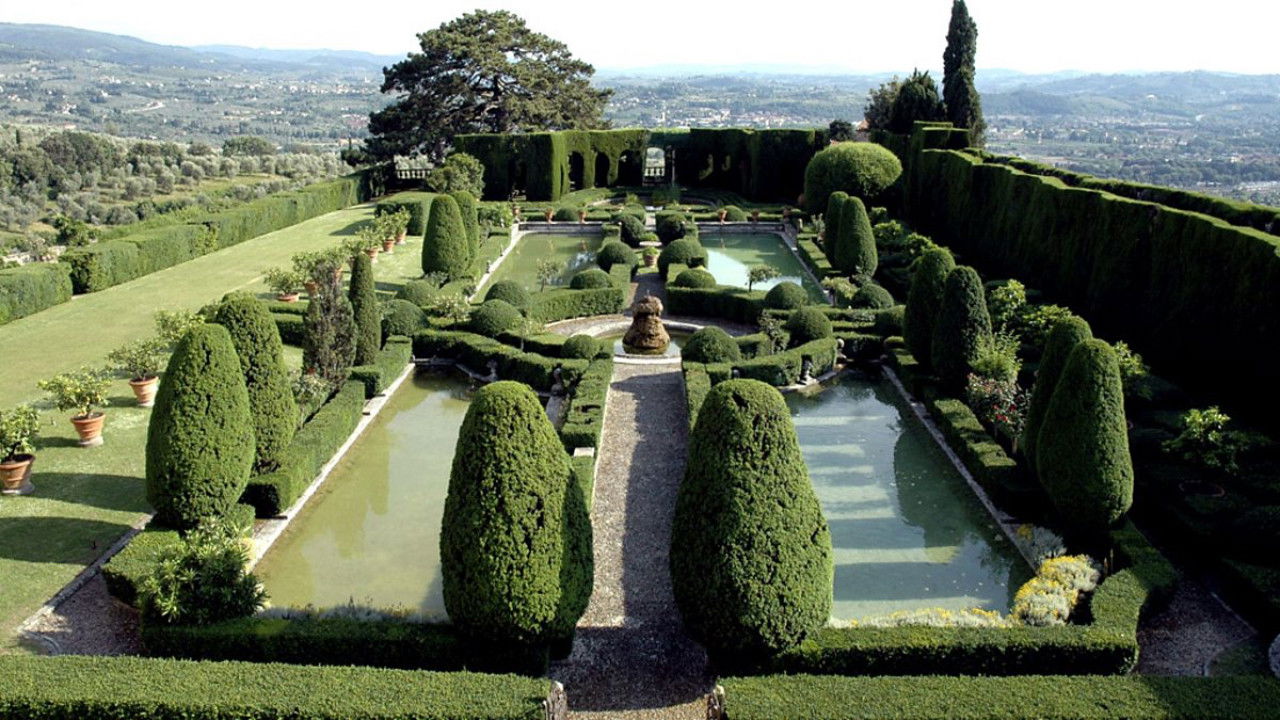 Backdrop for Monty Don's Italian Gardens
