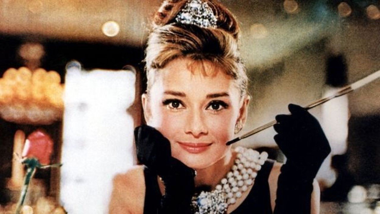 Backdrop for Audrey Hepburn, the choice of elegance