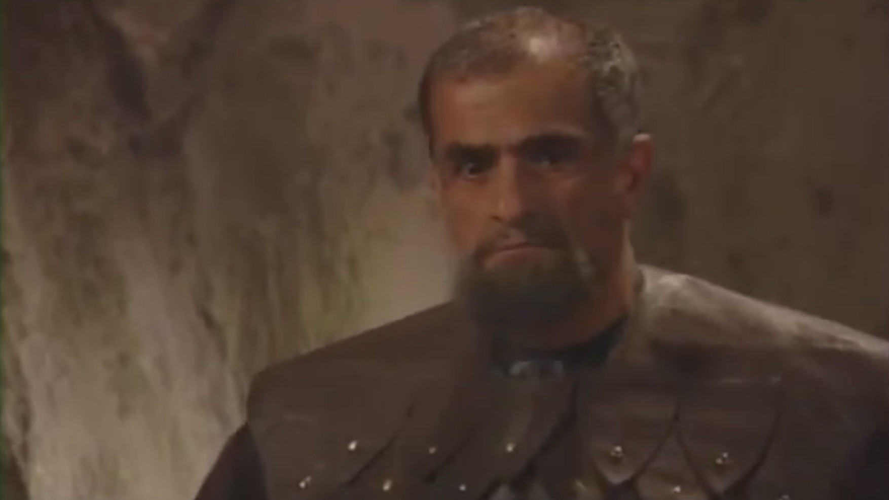 Backdrop for Salur Qazanın evi talandığı boy