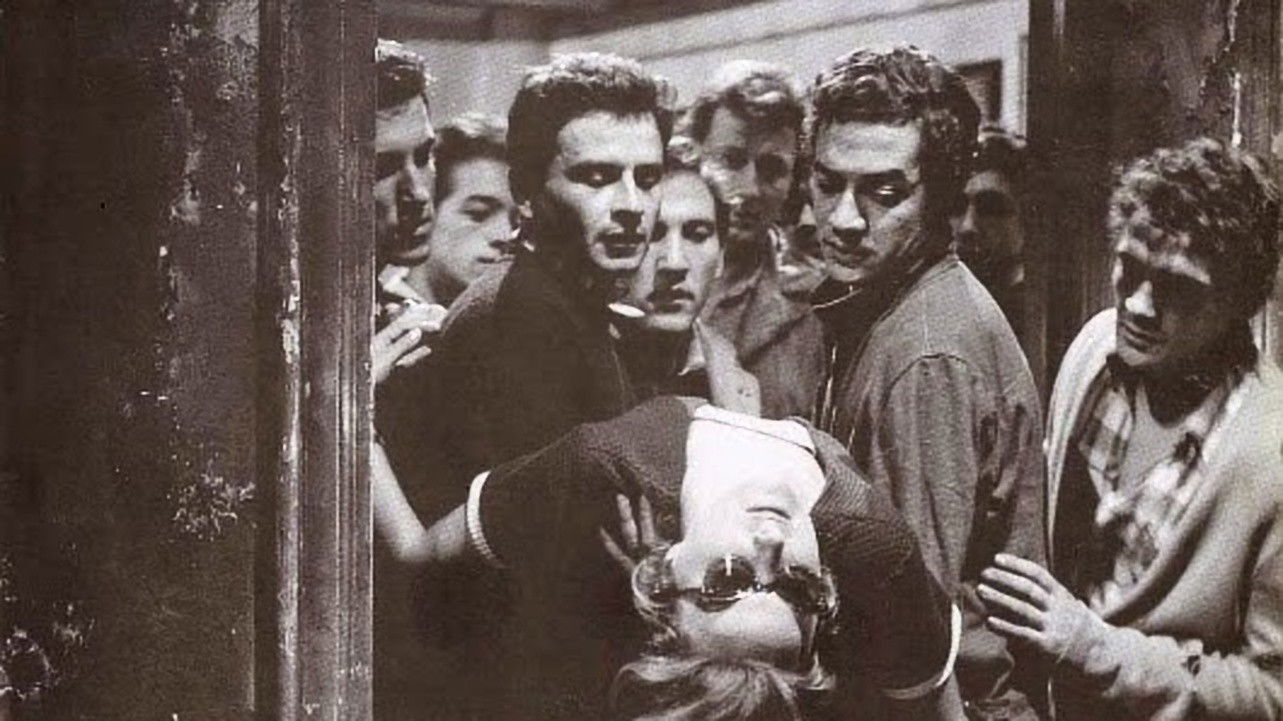 Backdrop for La patota