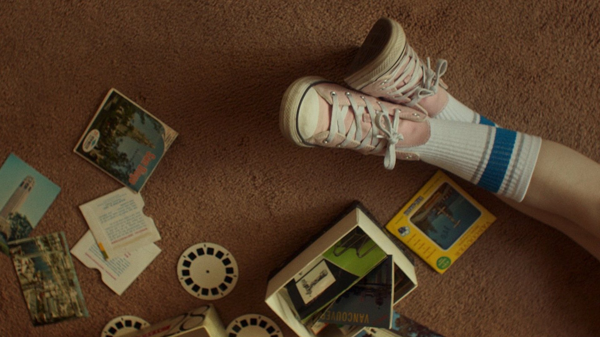 Backdrop for Un gallo cargado de nostalgia