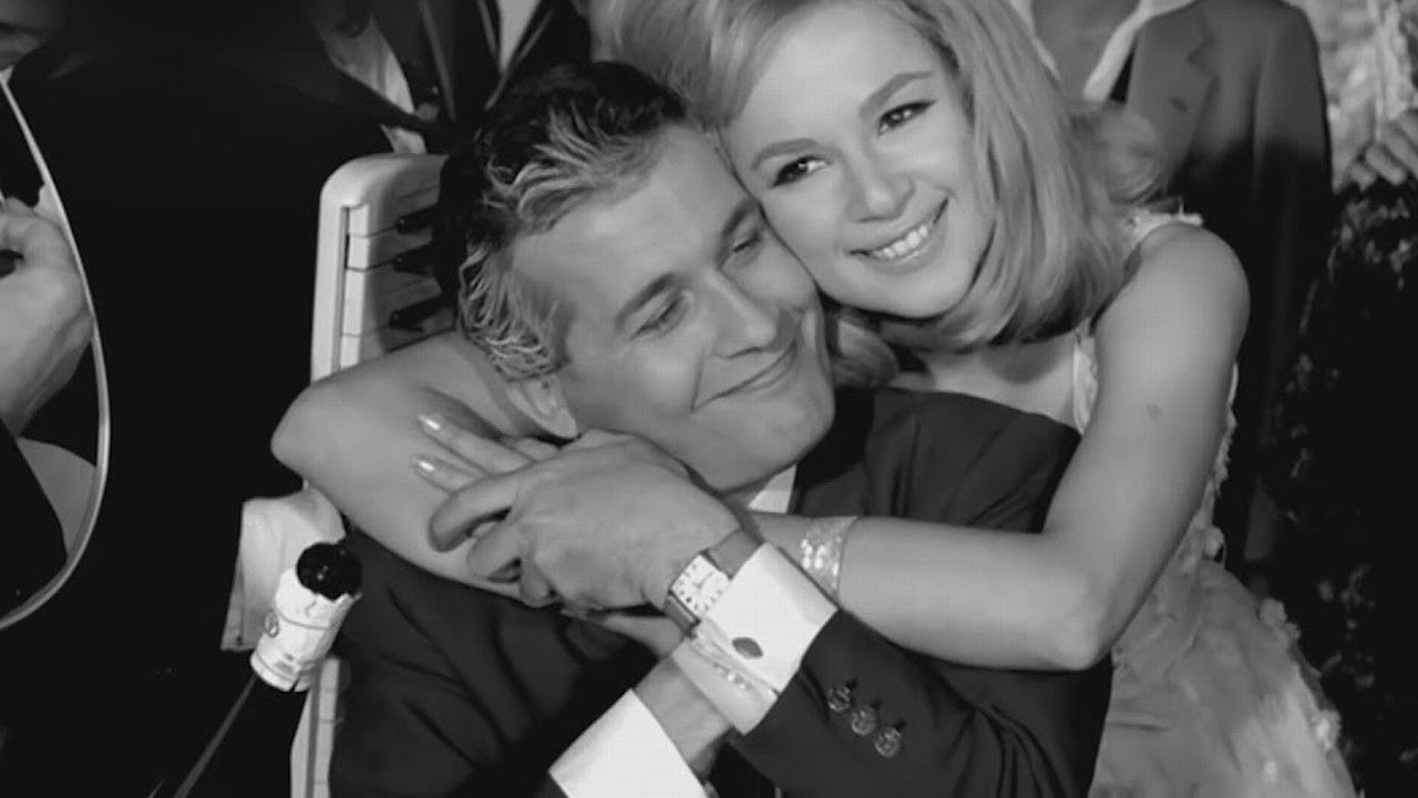 Backdrop for Throbs at the Desk