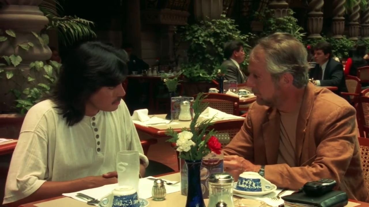 Backdrop for La mujer de los dos