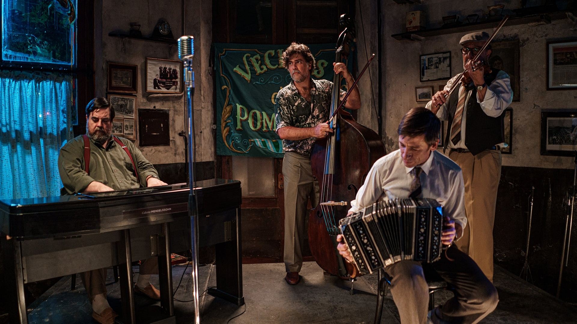 Backdrop for Adiós Buenos Aires