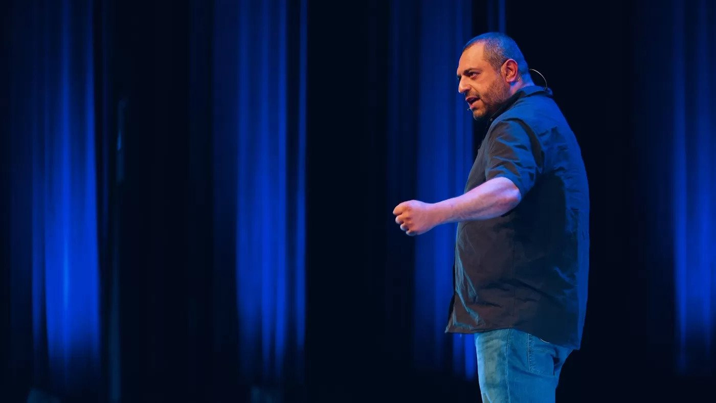 Backdrop for Erhan Demirci: Doe Rustig