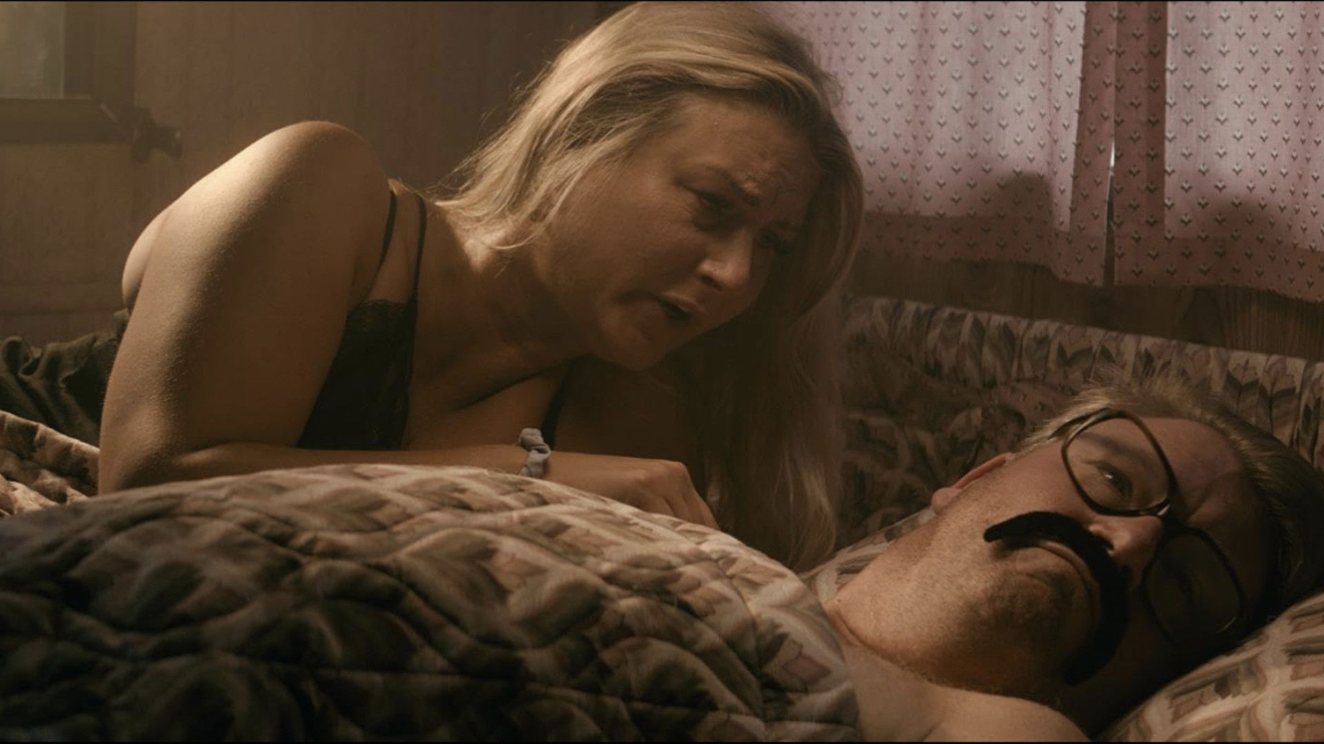 Backdrop for Mellan Himmel och Körtburkar