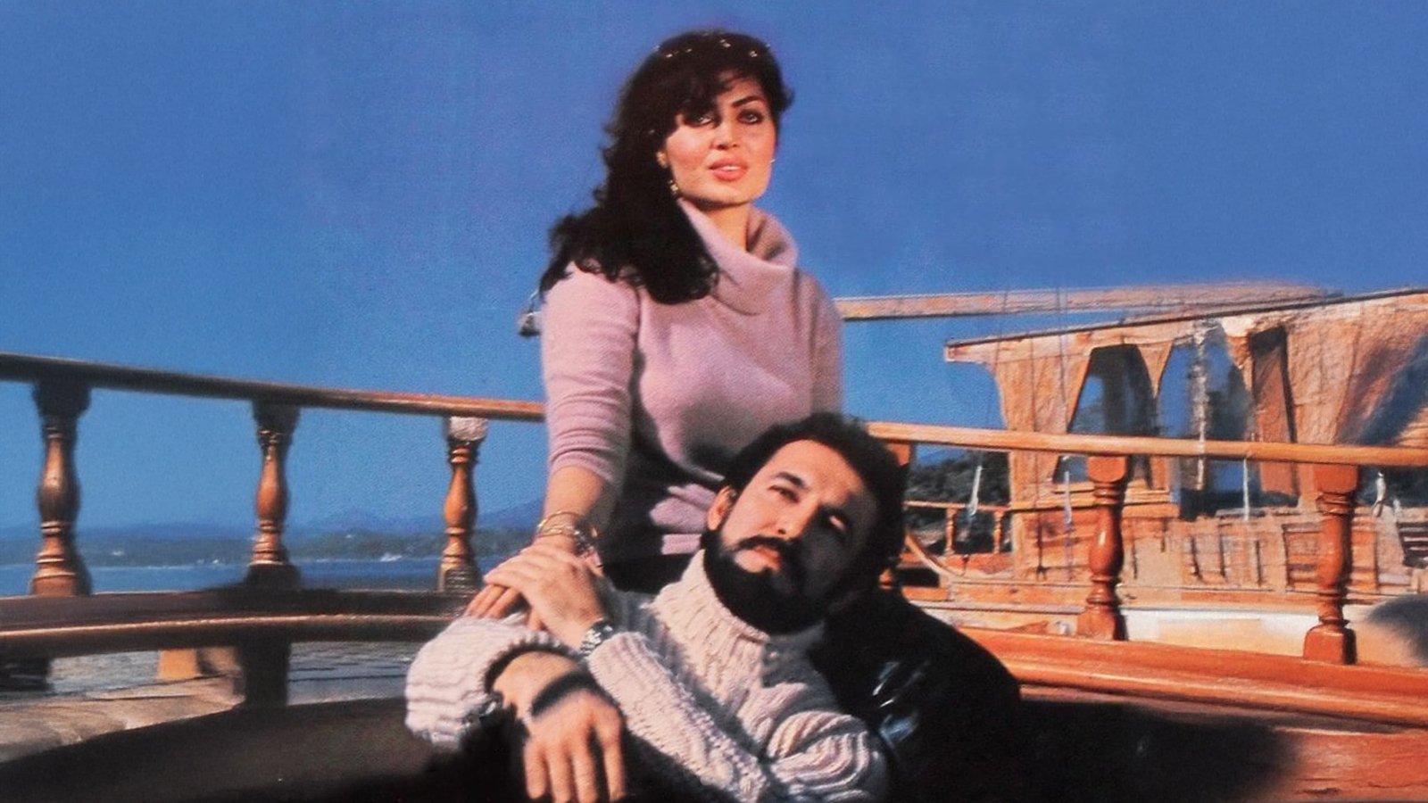 Backdrop for Seni Kalbime Gömdüm