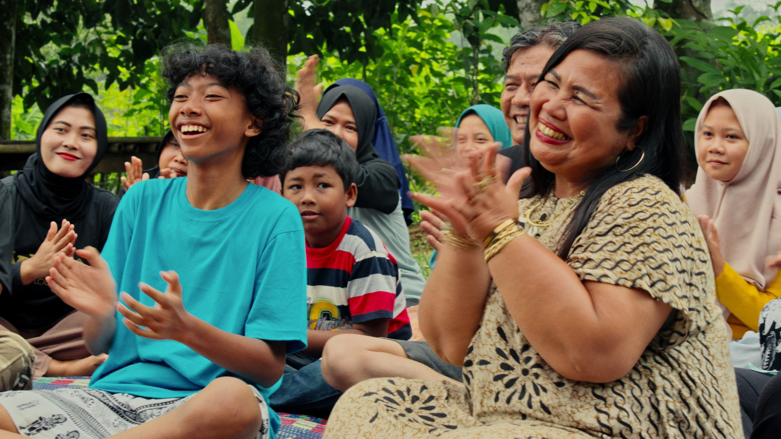 Backdrop for Piringan Bermarka Biru