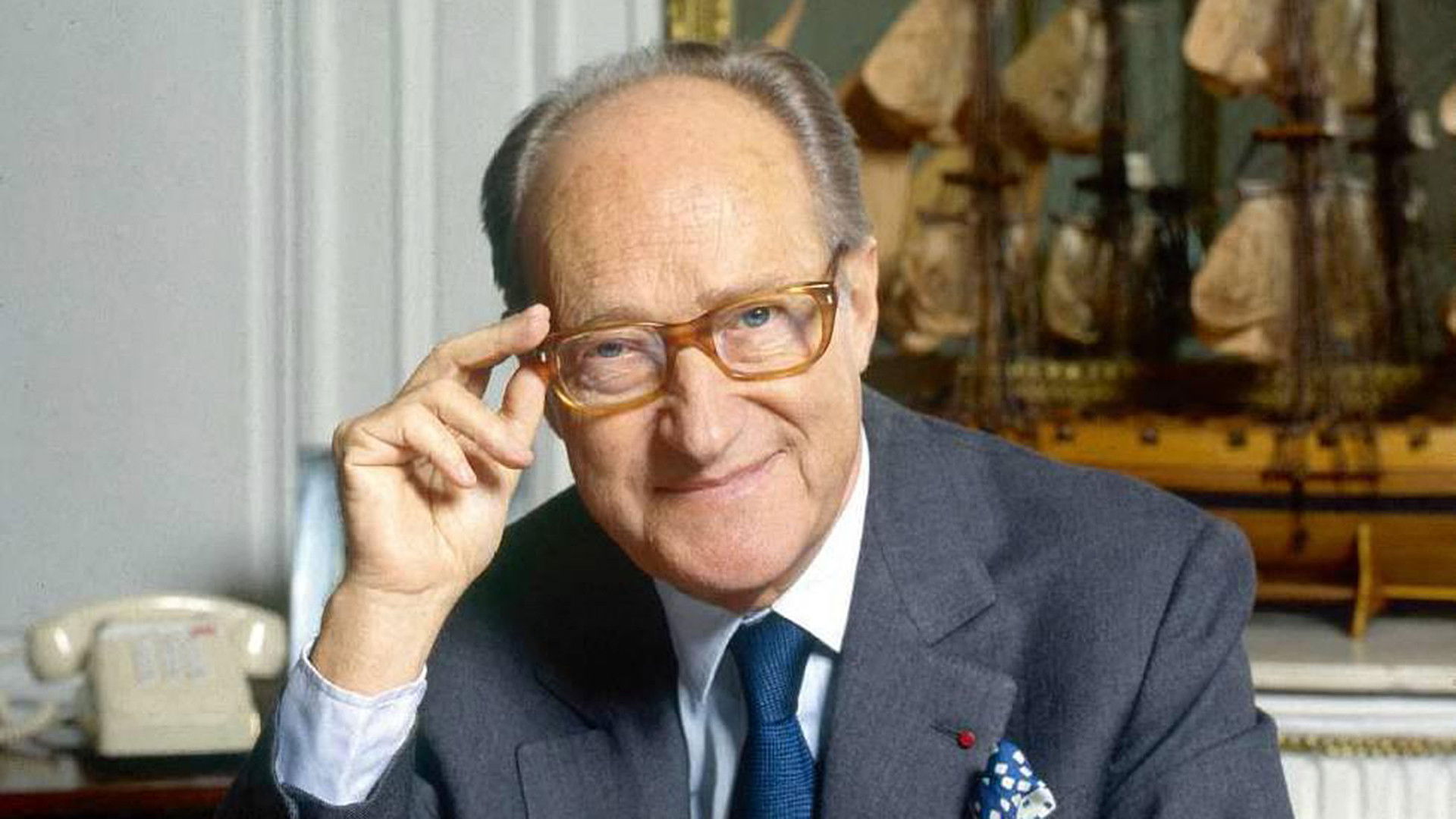 Backdrop for Le Dossier D'Alain Decaux