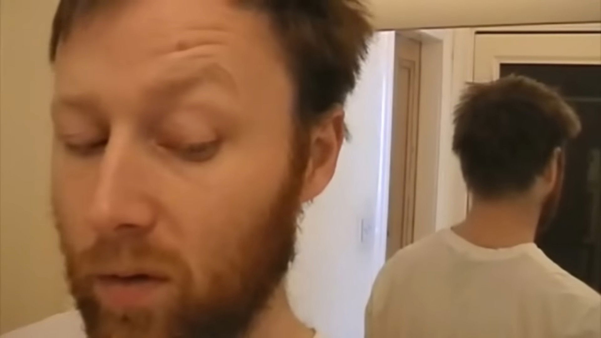 Backdrop for Dee Dee: Mirror