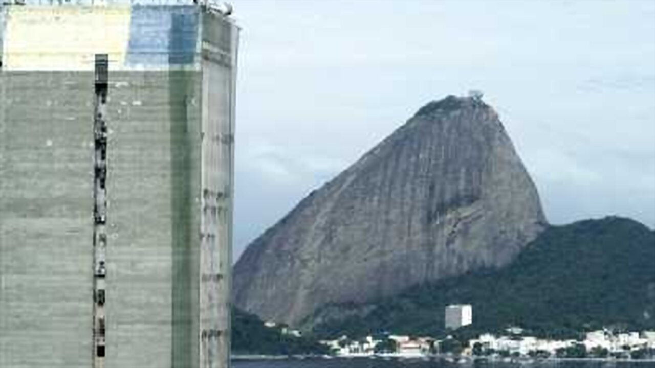 Backdrop for Crônica da Demolição