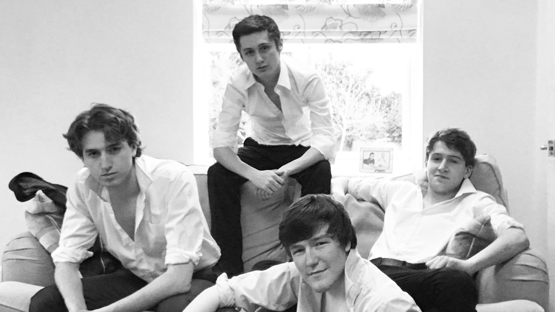 Backdrop for Four Straight Guys: A Bendy Road