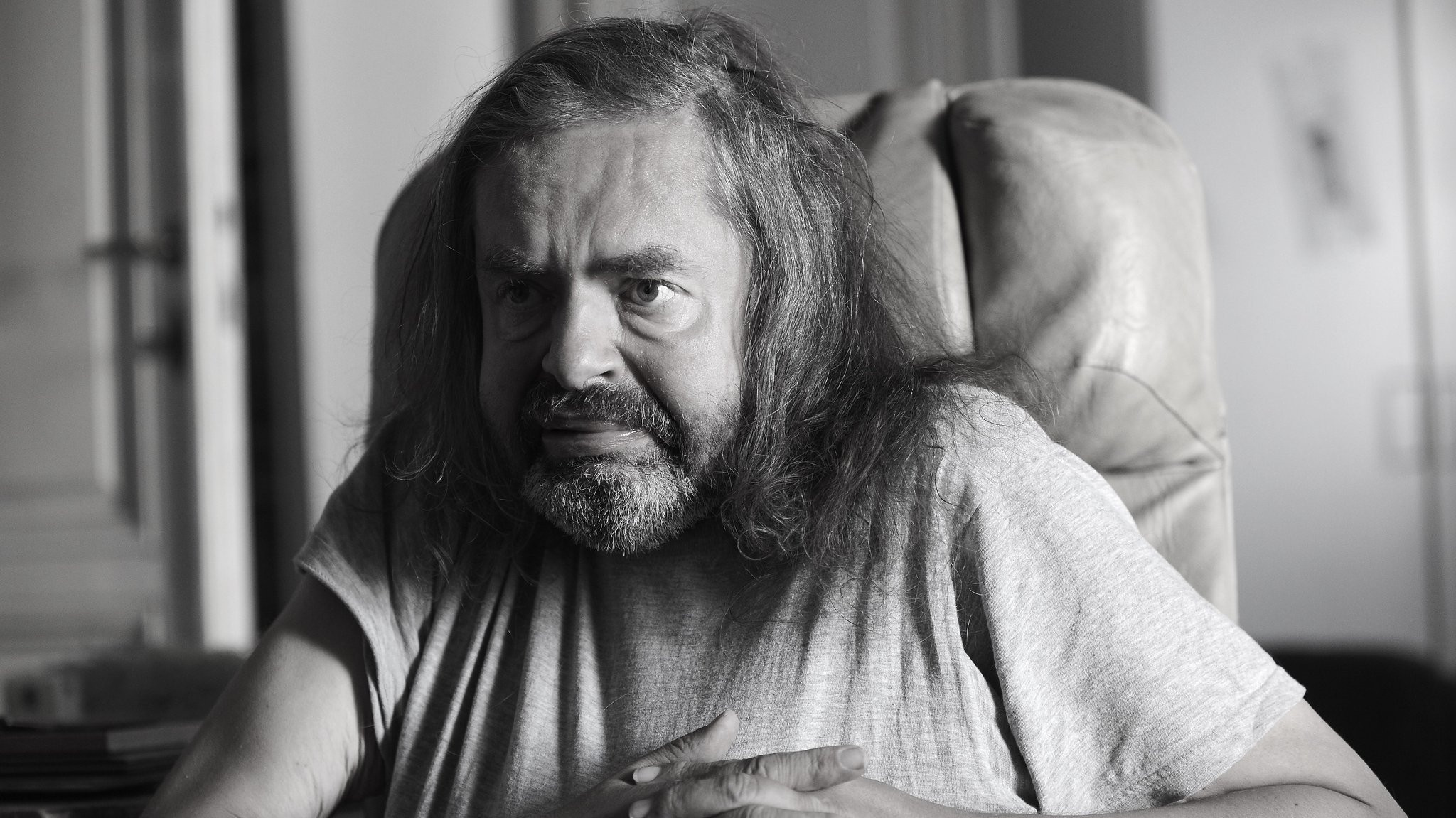 Backdrop for Der Papst ist kein Jeansboy