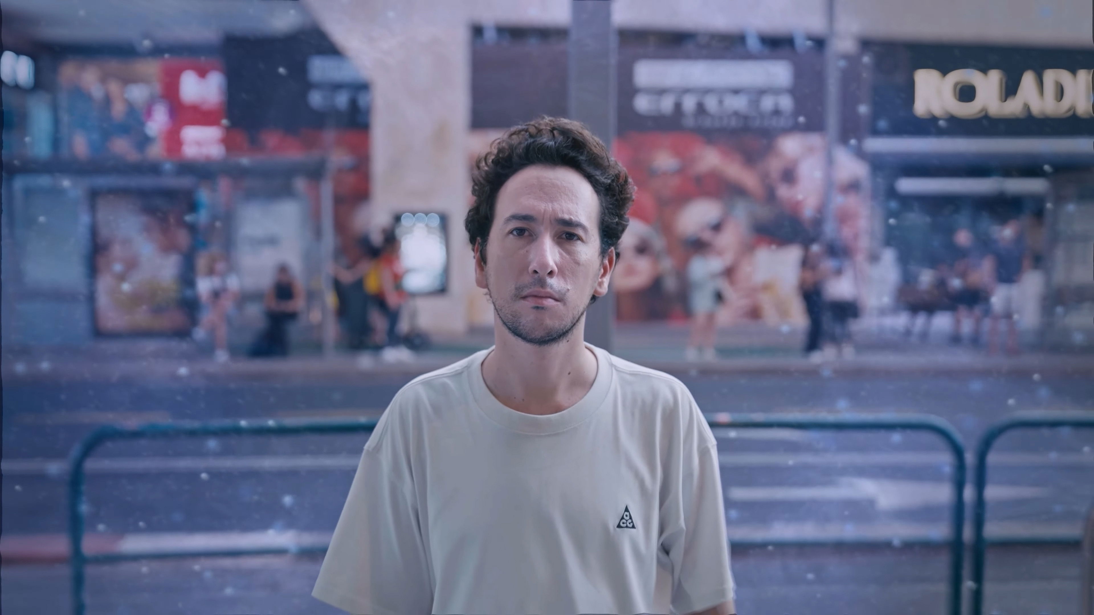 Backdrop for לא מחדש לכם כלום