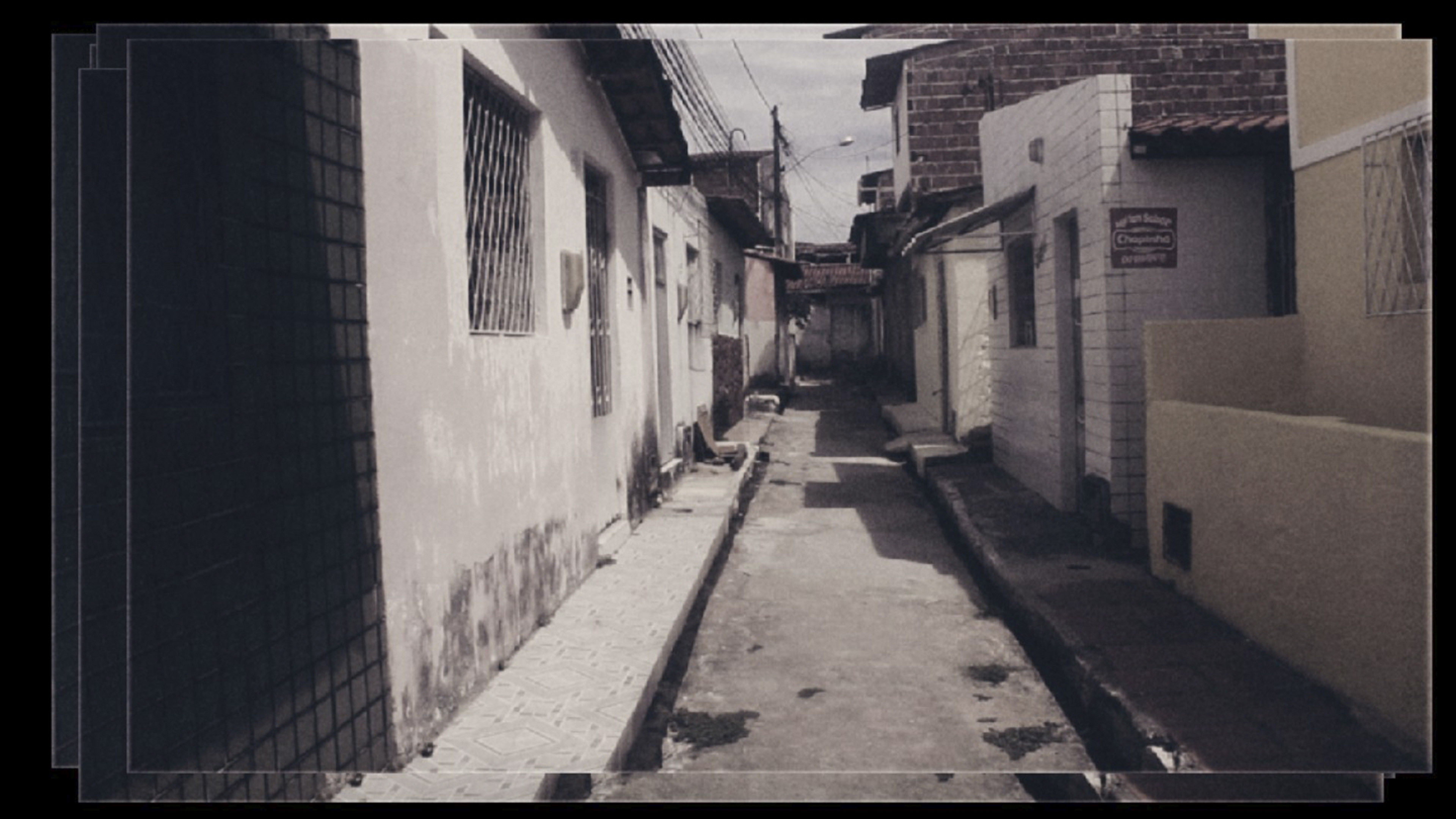 Backdrop for Álôu, Travessa