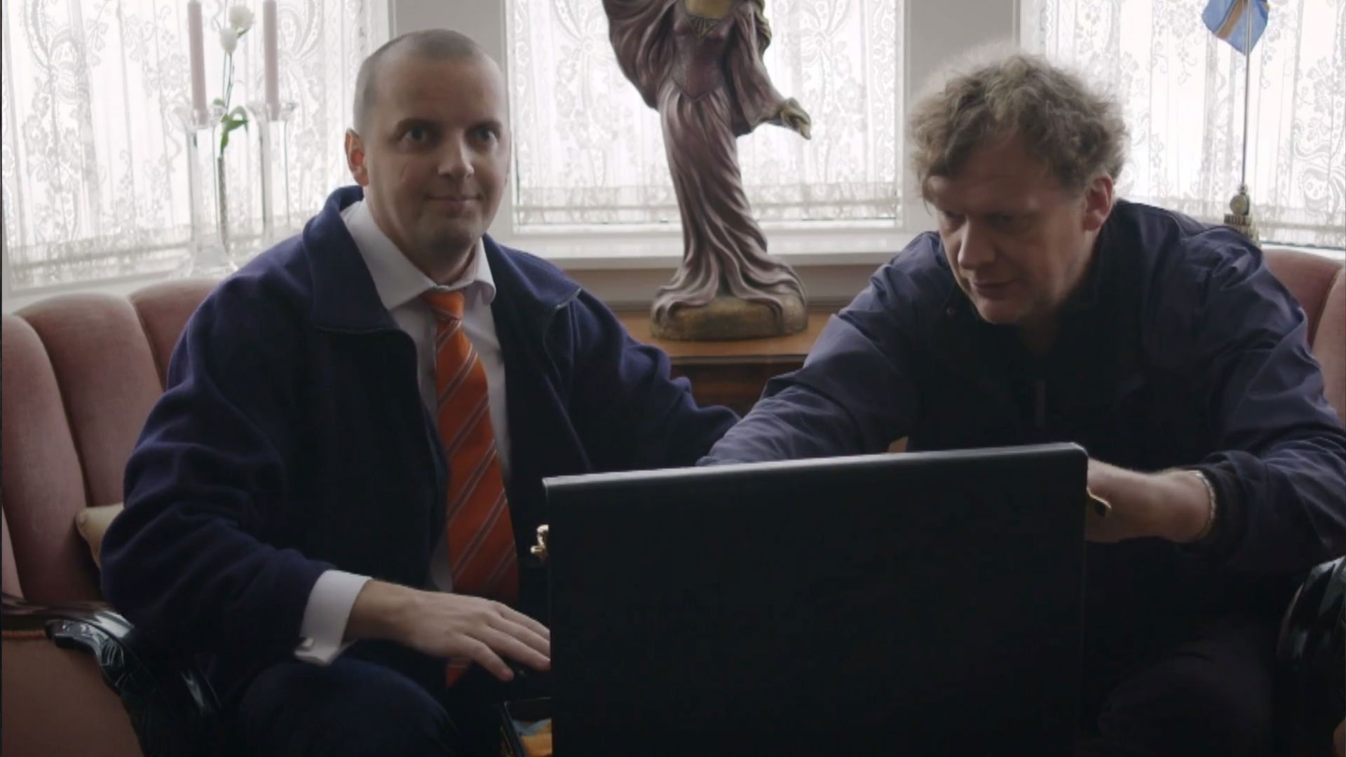 Backdrop for Áramótaskaup: 2016