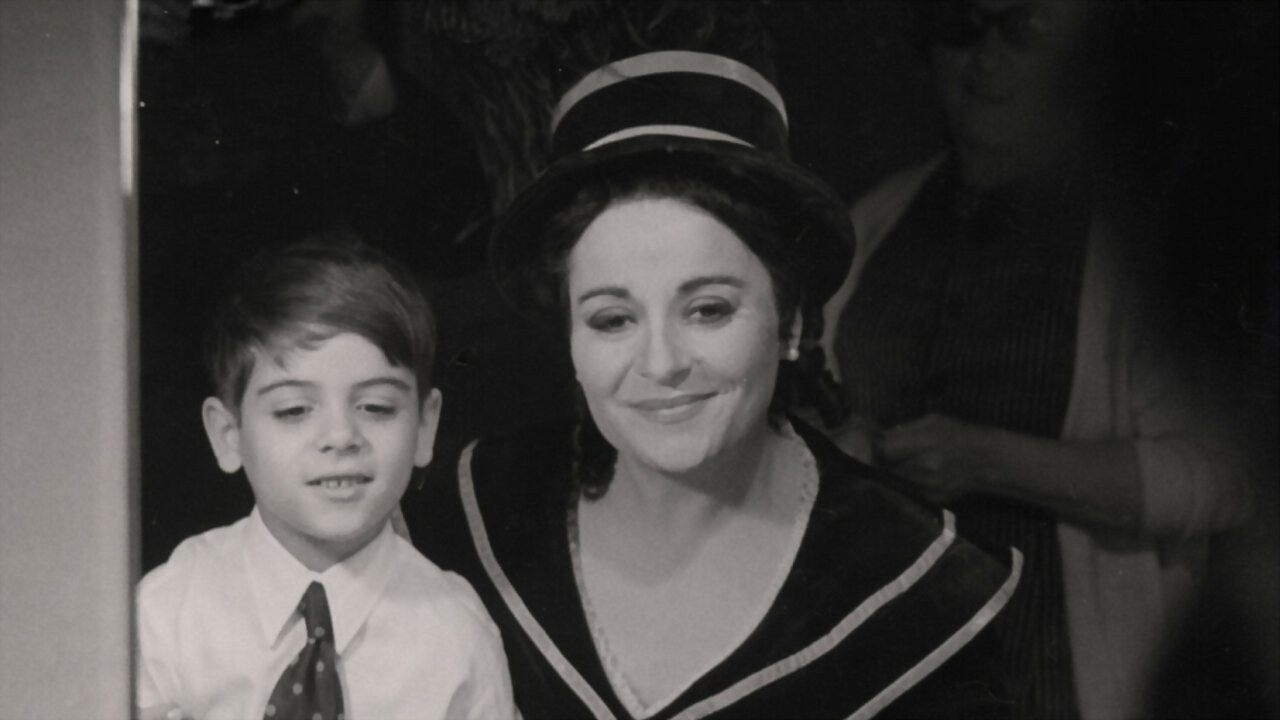 Backdrop for Brava Victòria!