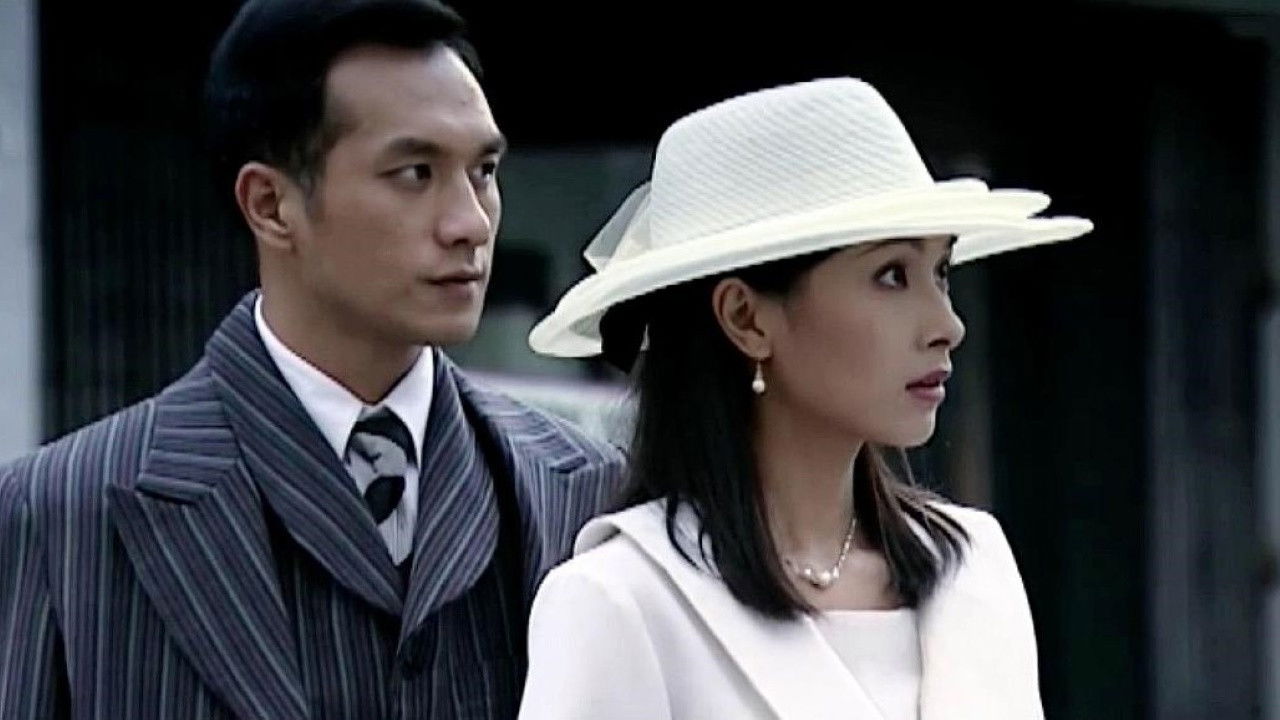 Backdrop for 风吹云动星不动