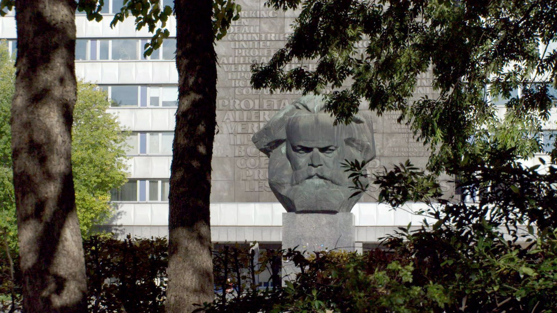 Backdrop for Karl Marx und seine Erben