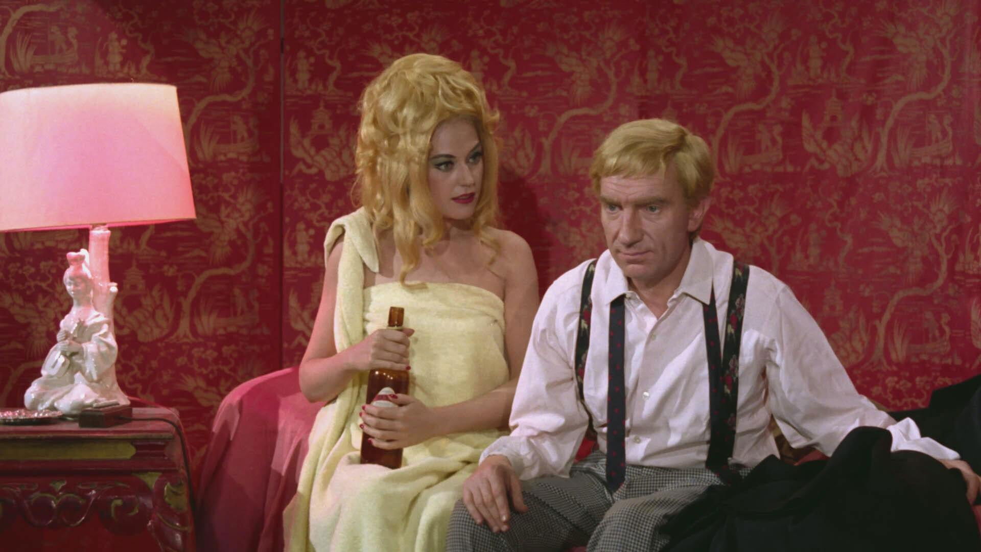 Backdrop for Mayores con reparos