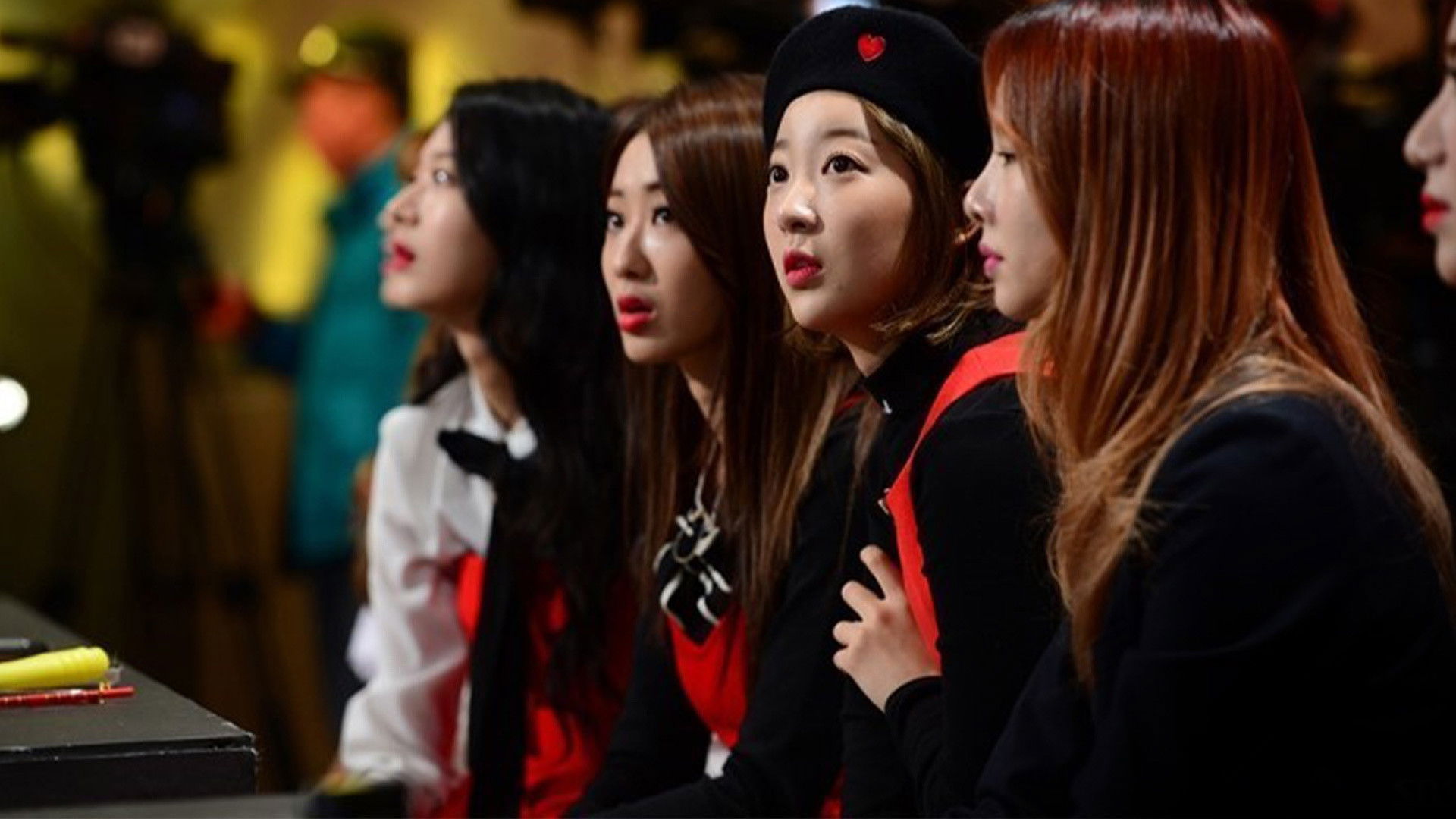 Backdrop for 먹스타 총출동