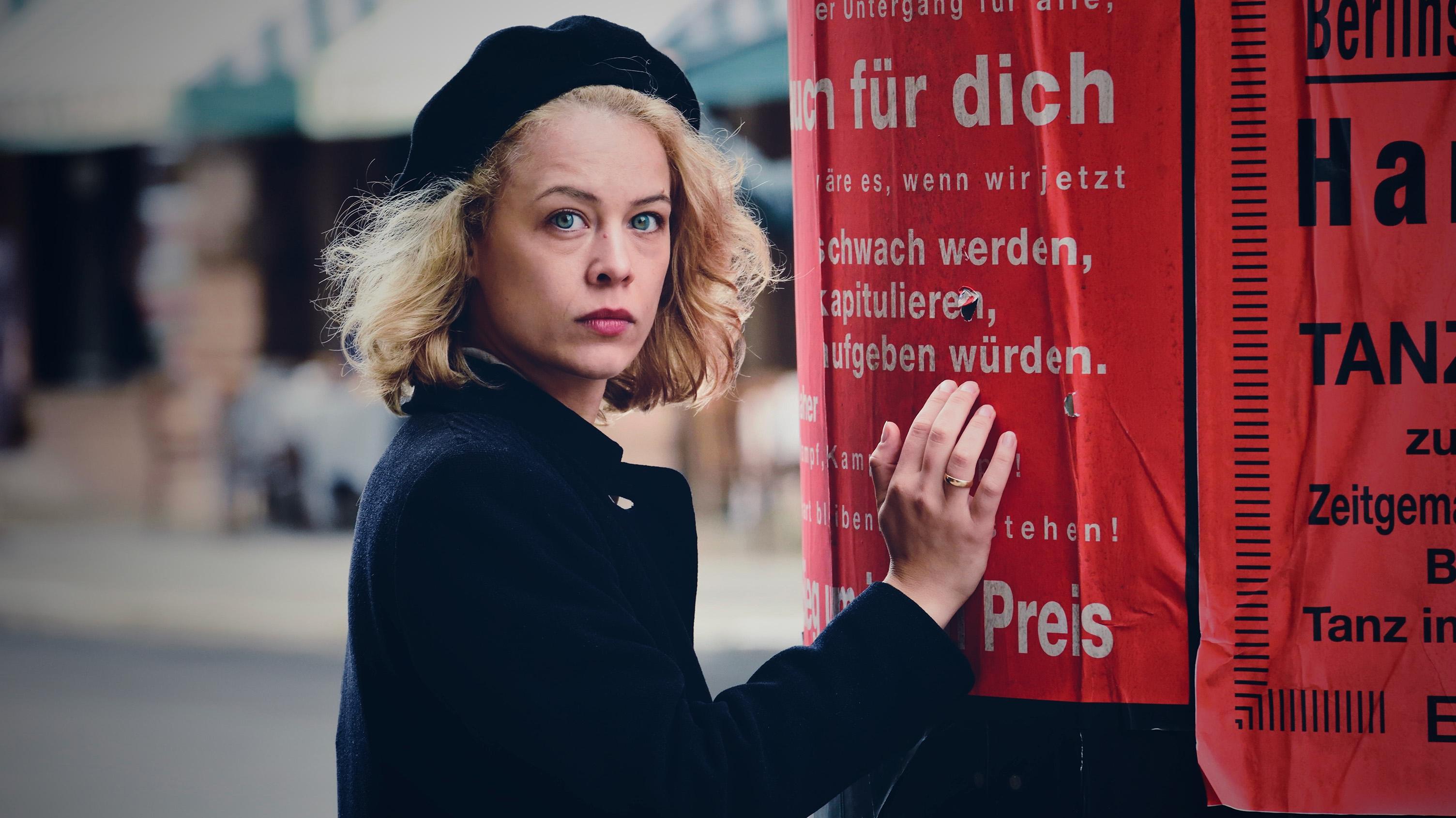 Backdrop for Stella. A Life.