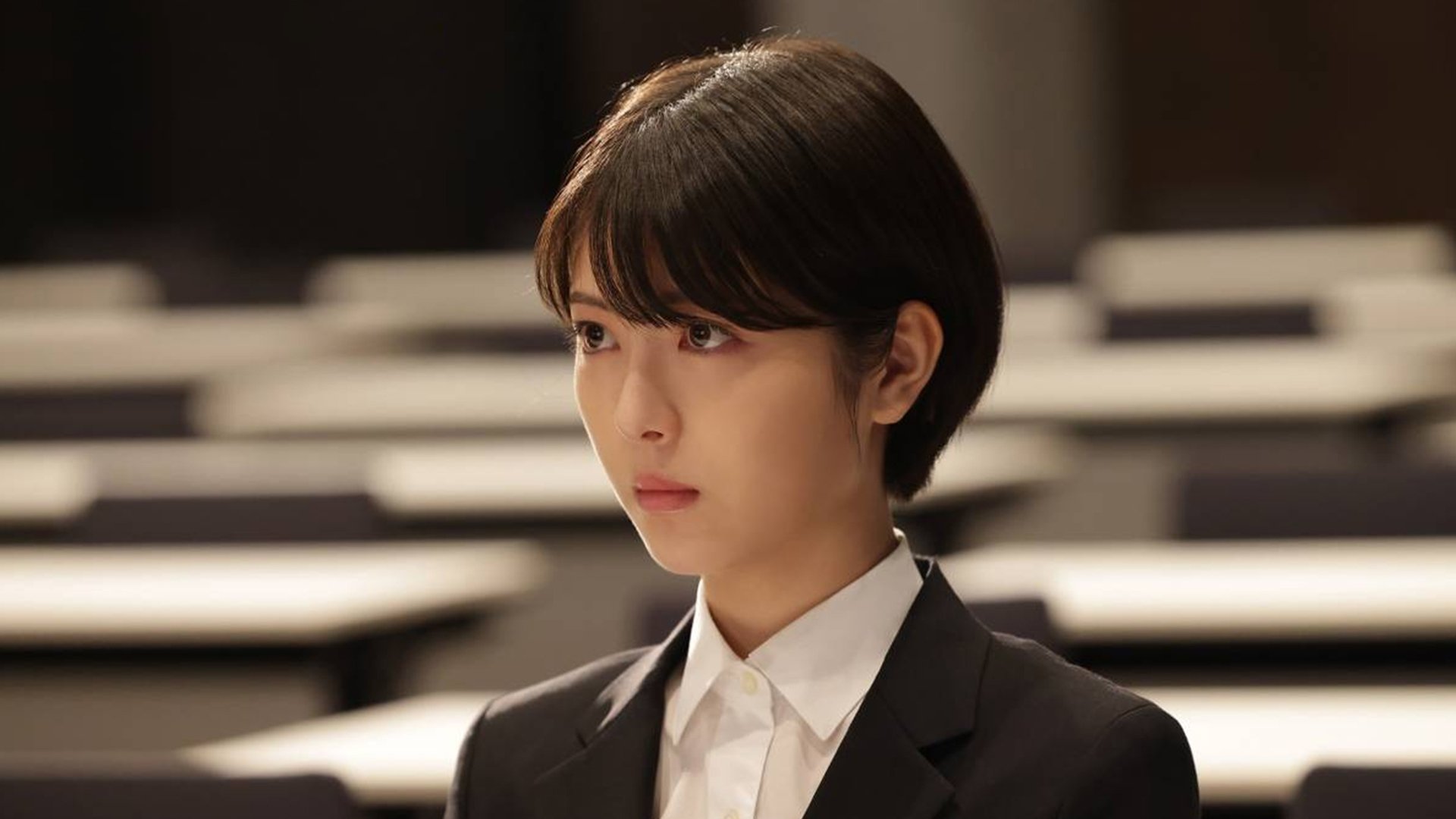 Backdrop for Six Lying University Students