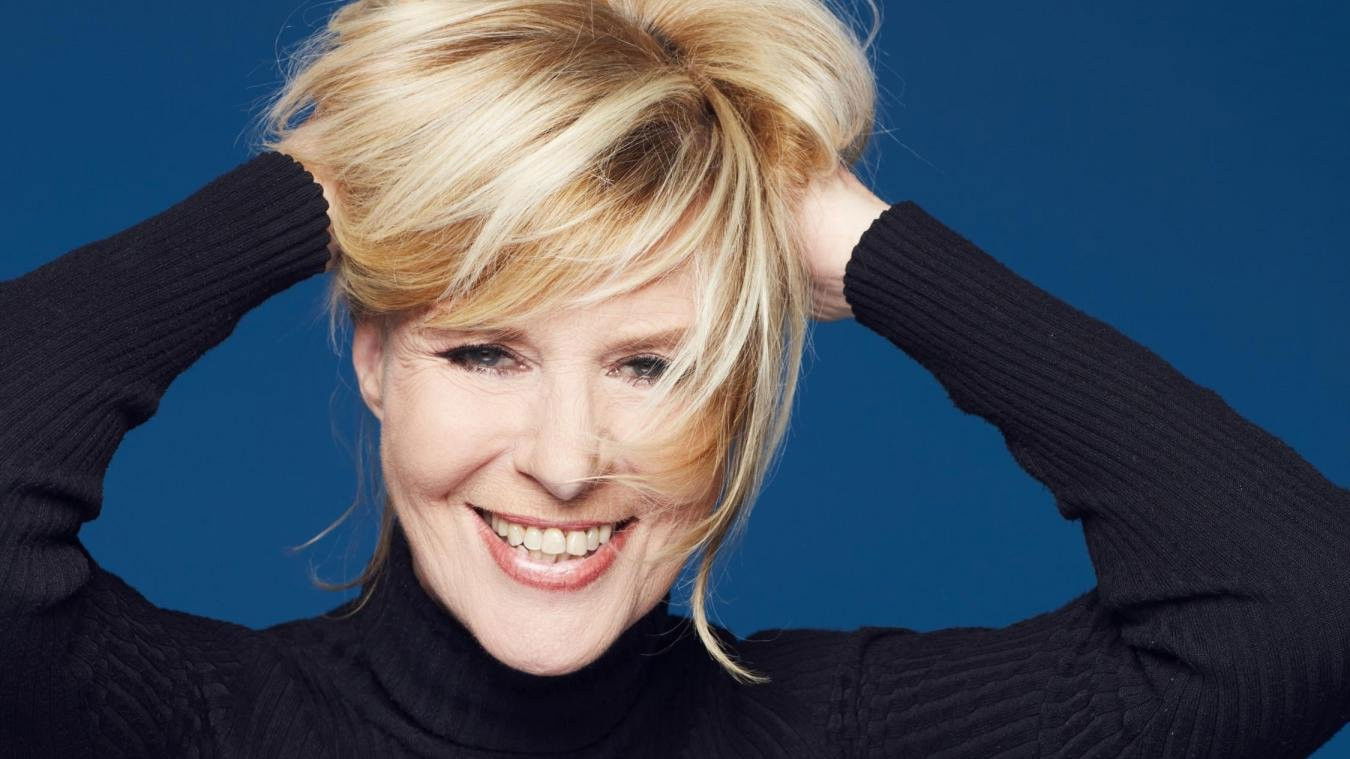 Backdrop for Chantal Ladesou – On the road again