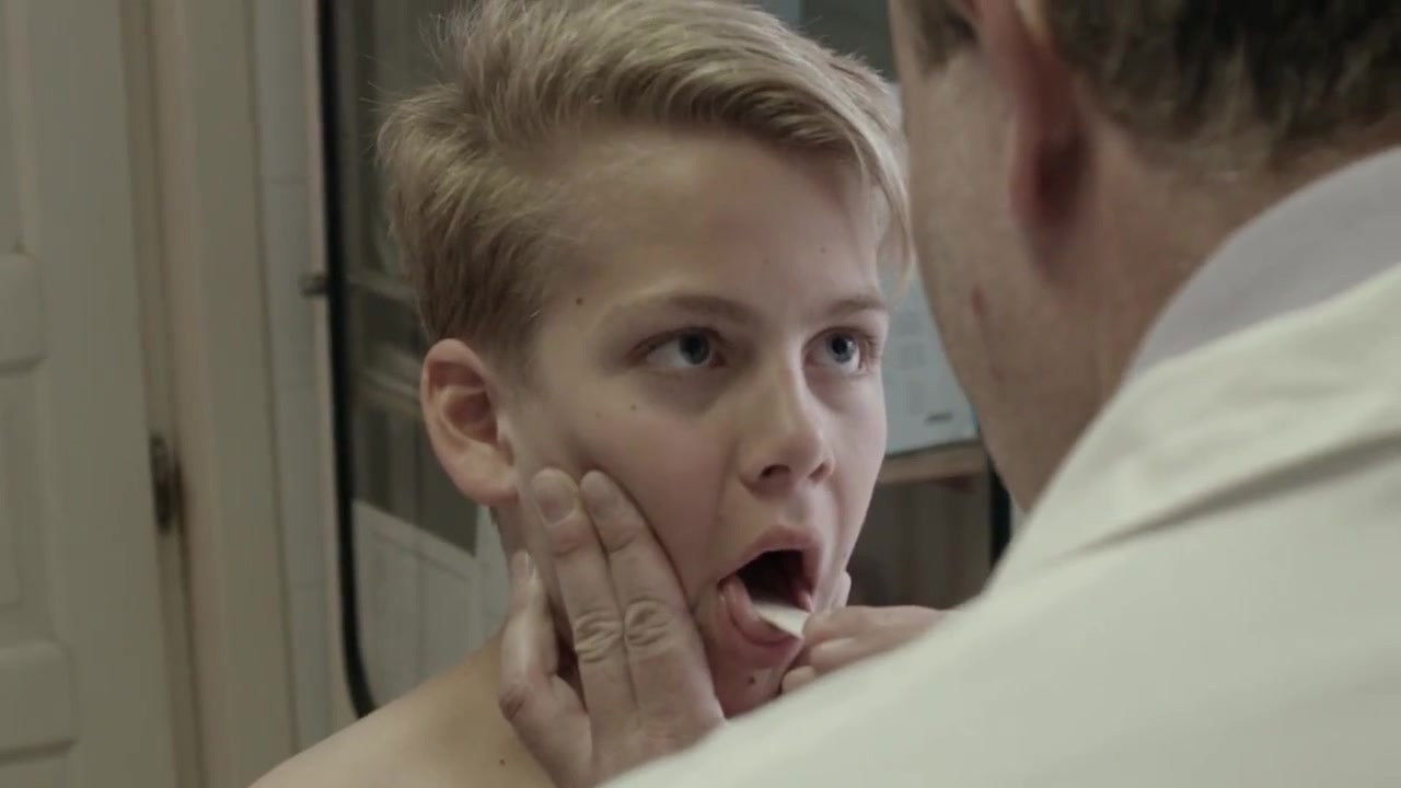 Backdrop for Examination