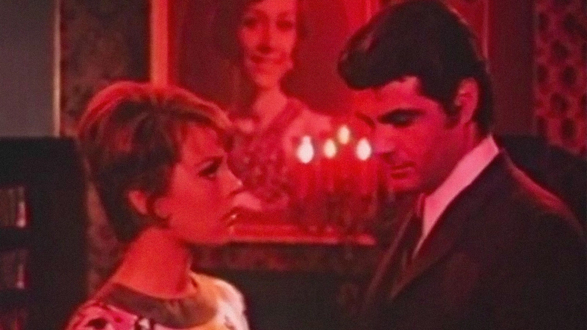 Backdrop for Cemile: Yalancı