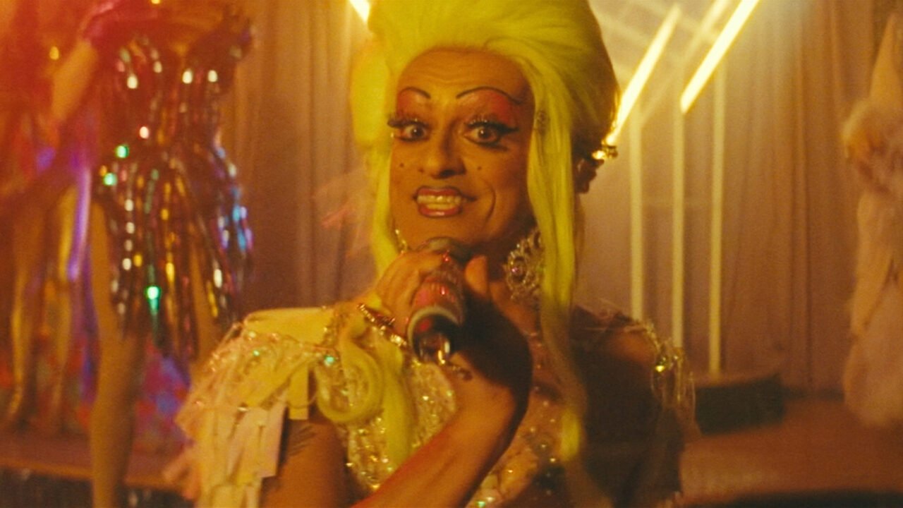 Backdrop for Drags - Reines de la pop