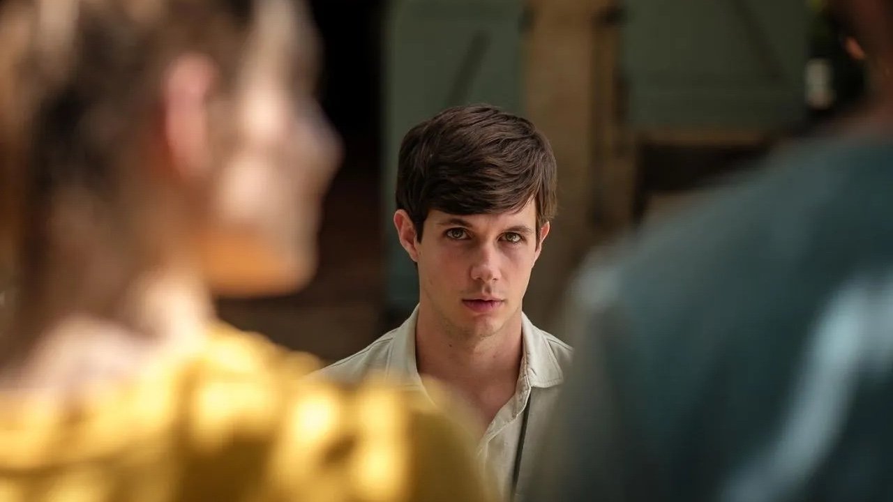 Backdrop for Subsuelo