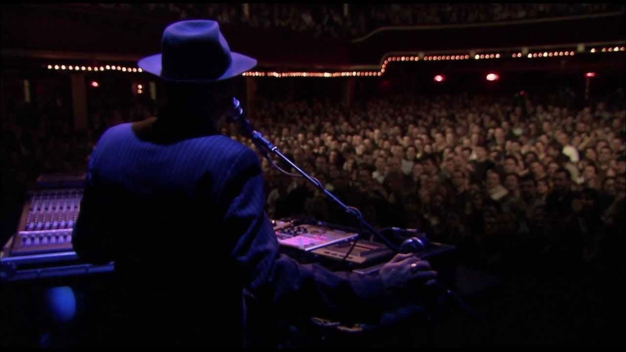 Backdrop for Gotan Project : Tango 3.0 Live at The Casino de Paris