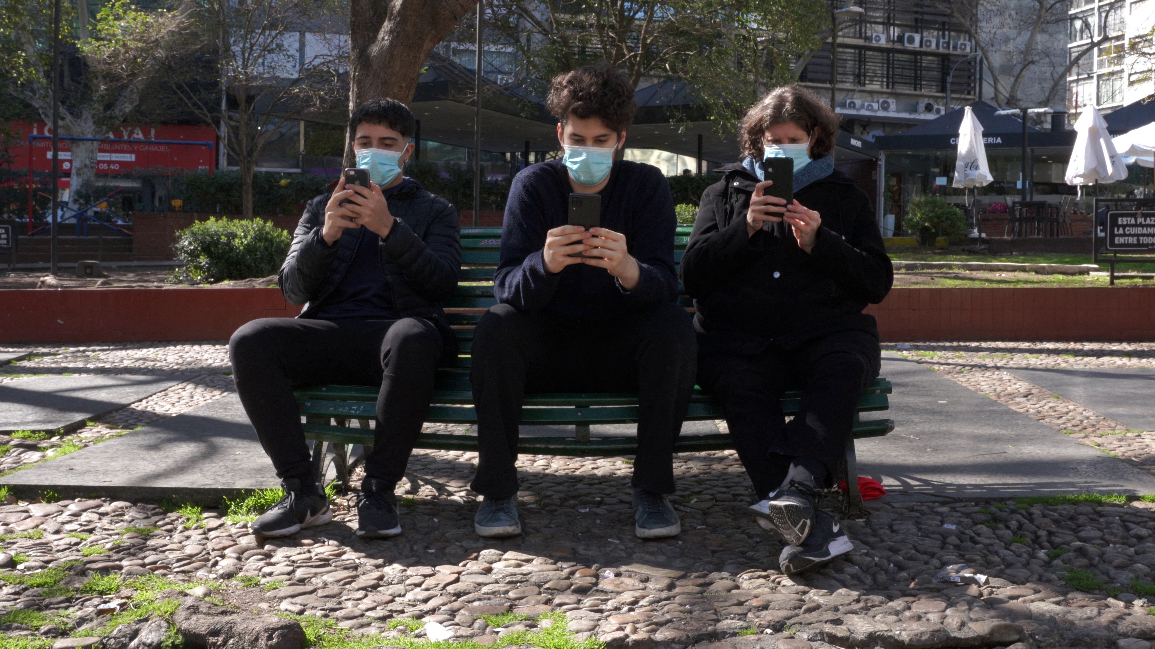Backdrop for Un día en la plaza