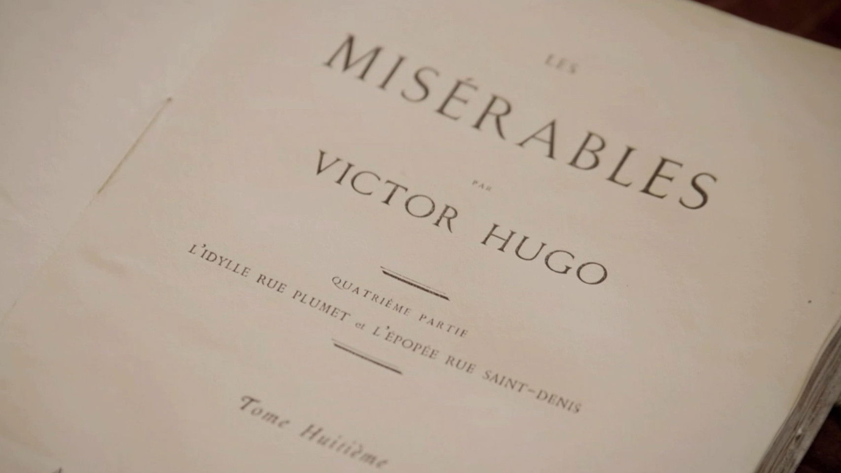 Backdrop for Les Misérables et Victor Hugo : au nom du peuple