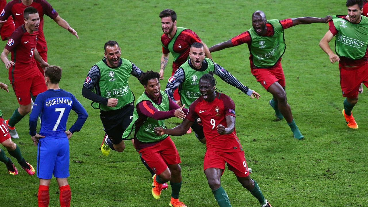 Backdrop for 10 de julho