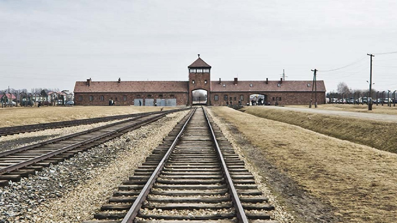 Backdrop for Auschwitz Projekt