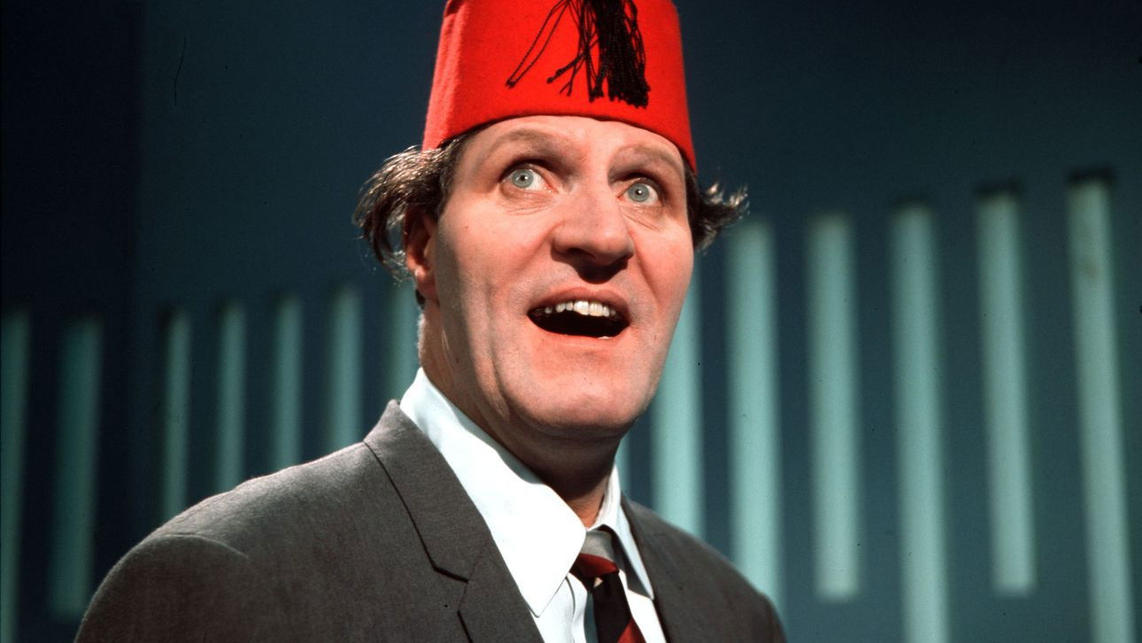 Backdrop for Tommy Cooper: Master Of Comedy