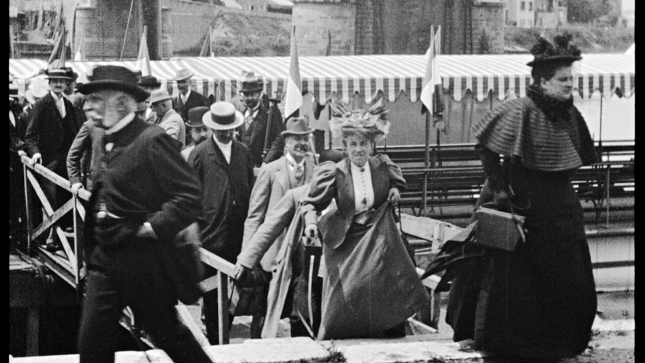 Backdrop for The Photographical Congress Arrives in Lyon