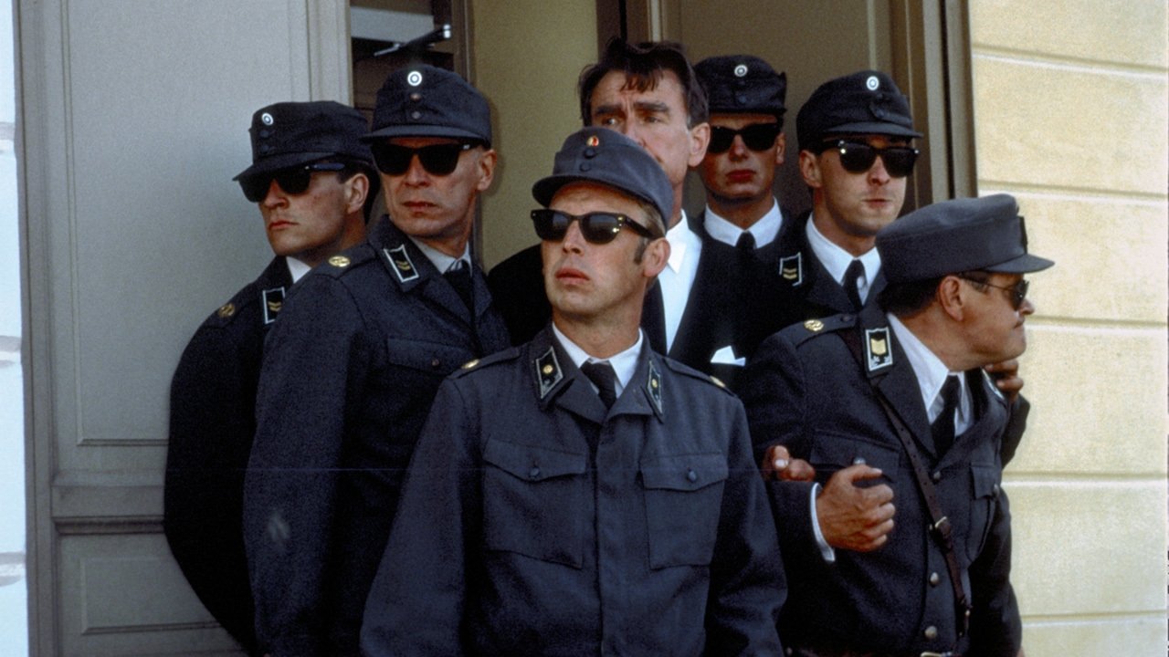 Backdrop for Vääpeli Körmy ja etelän hetelmät