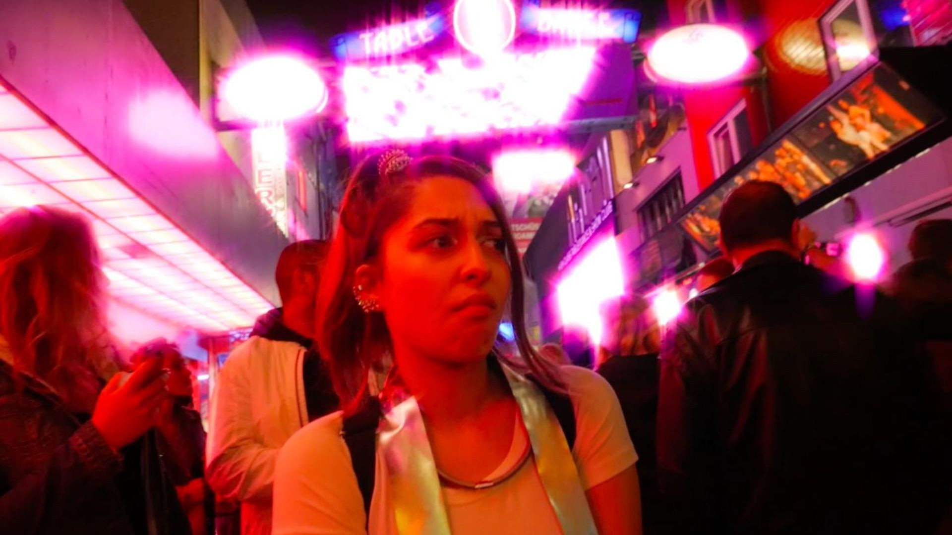 Backdrop for Leon Must Die