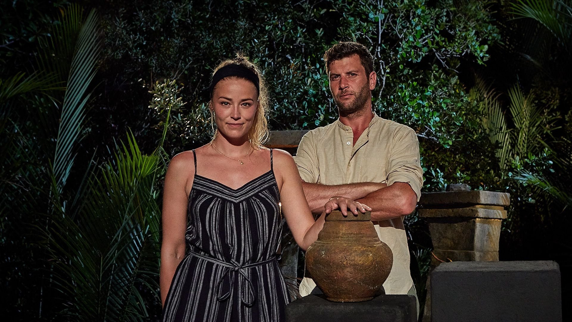 Backdrop for Expeditie Robinson: Nederland vs België